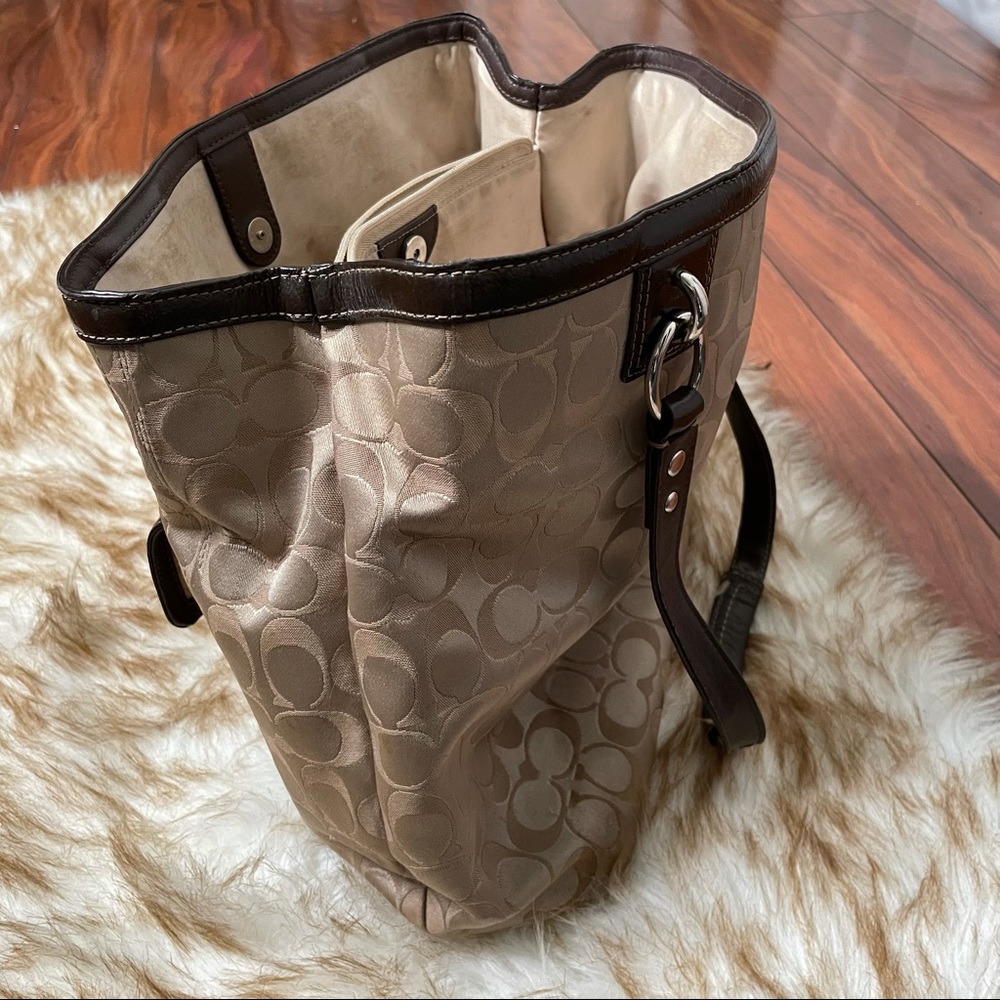 Classic Coach shoulder bag - Picture 3 of 9